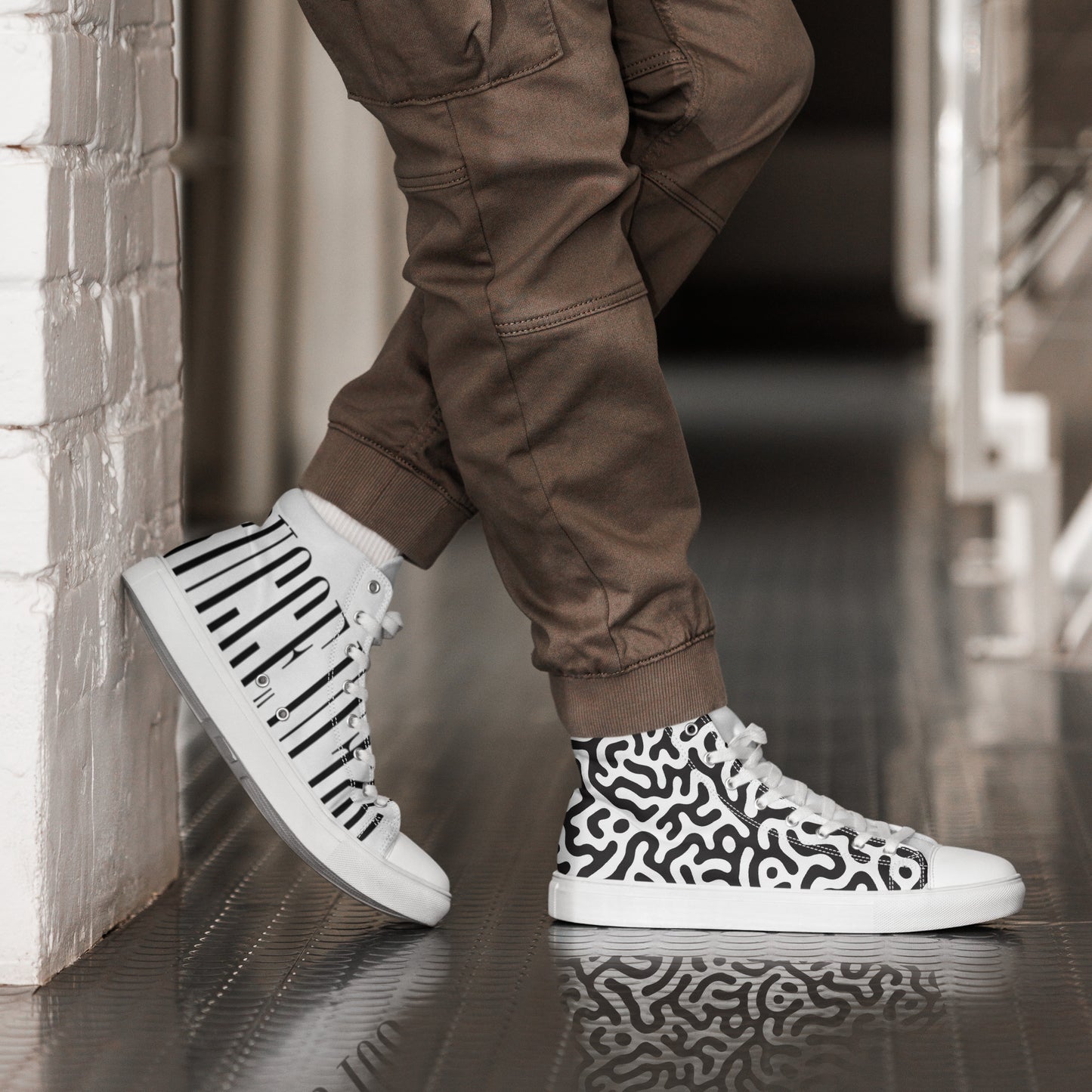Men’s high top canvas shoes