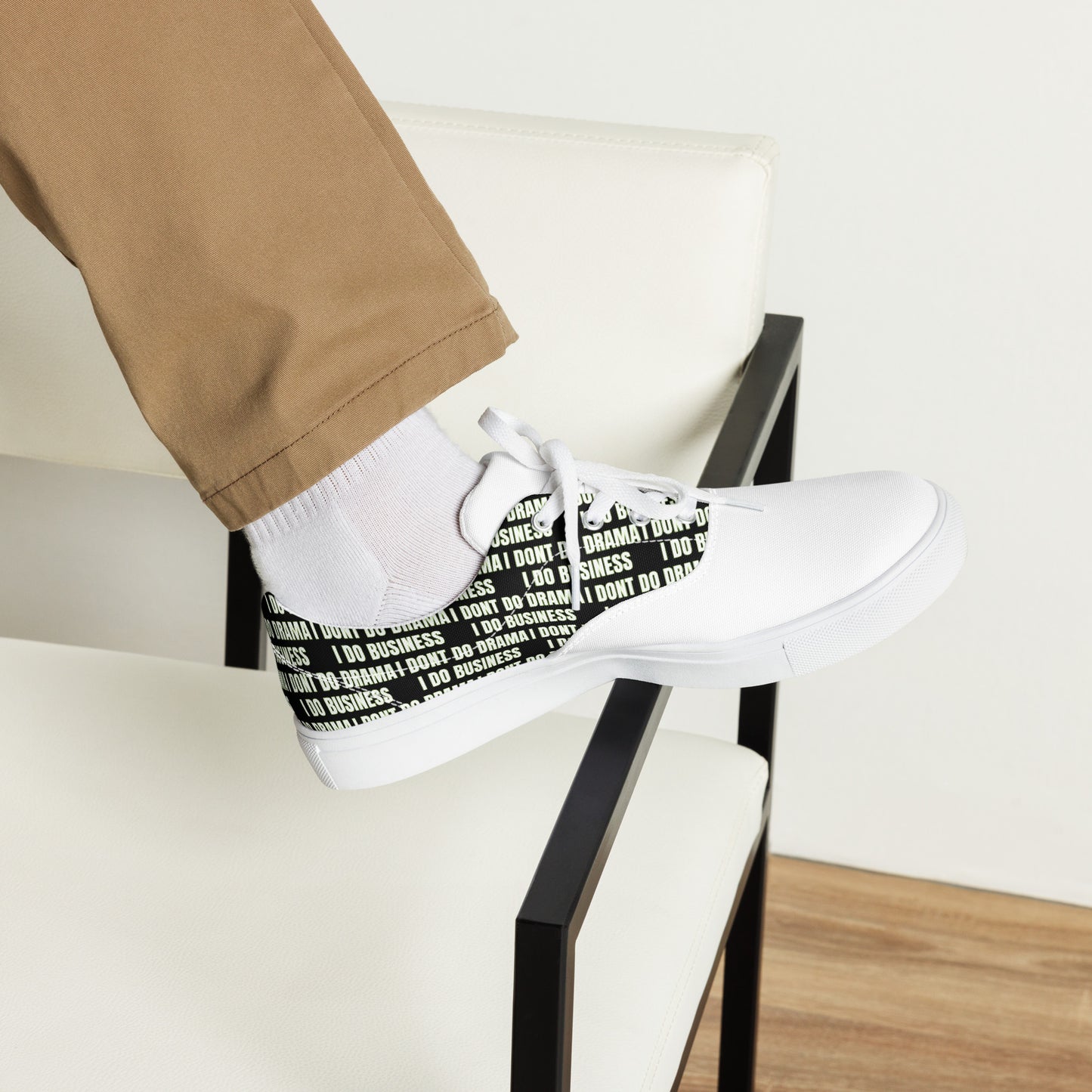 Men’s lace-up canvas shoes