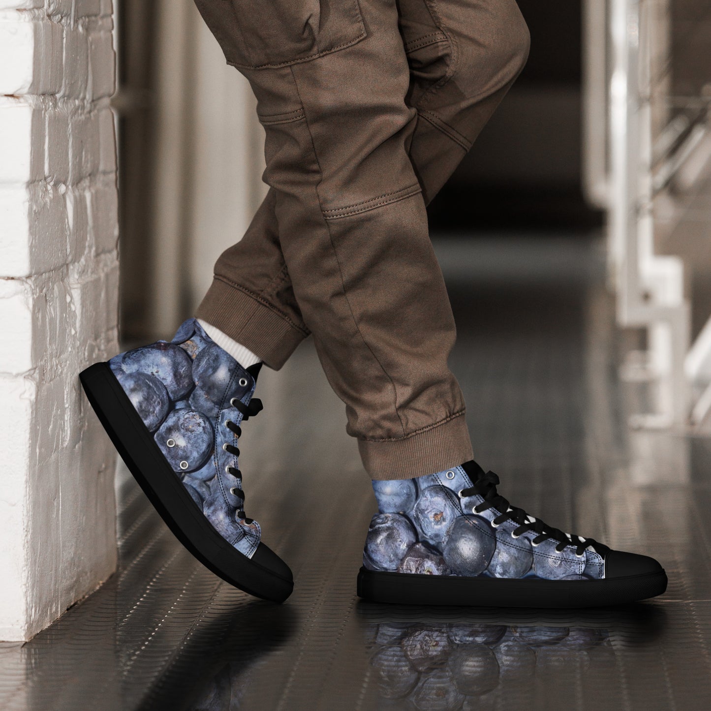 Men’s high top canvas shoes