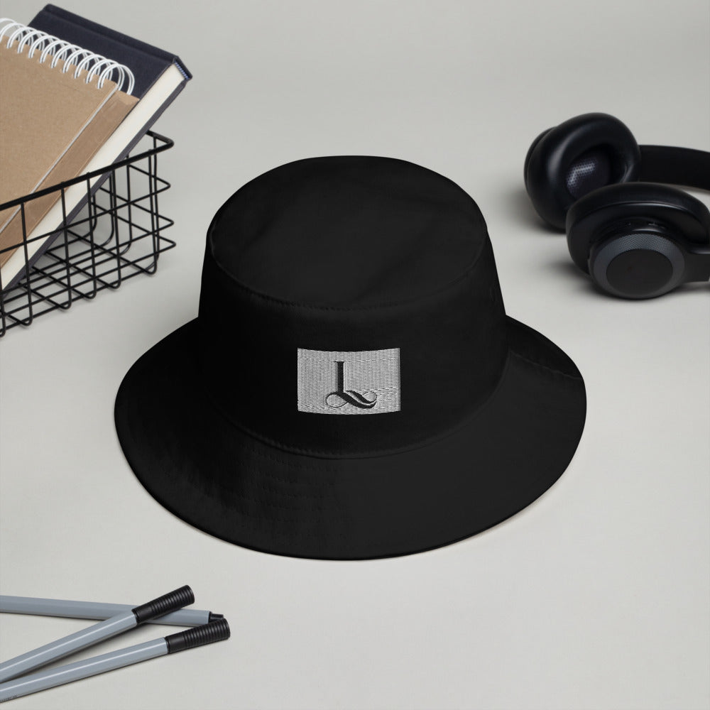 Bucket Hat cursive L